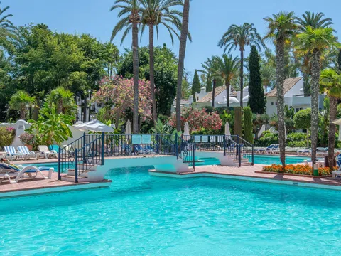 Flat / apartment in Av Vargas Llosa-ar La Medina, Puerto Banús, Marbella