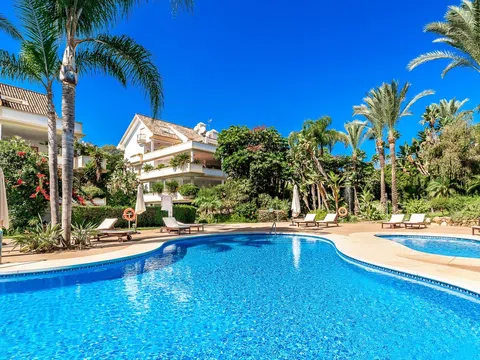 Flat / apartment in Urbanizacion San Francisco, Lomas de Marbella Club, Marbella