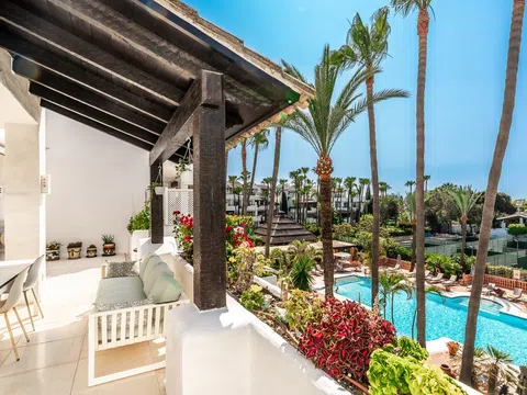 Penthouse in Conjunto Jardín Andaluz, Puente Romano, Marbella