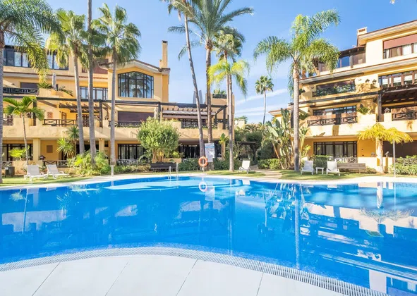 Flat / apartment in Calle Isabel de Farnesio, Puerto Banús, Marbella