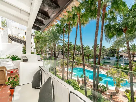 Penthouse in Conjunto Jardín Andaluz, Puente Romano, Marbella