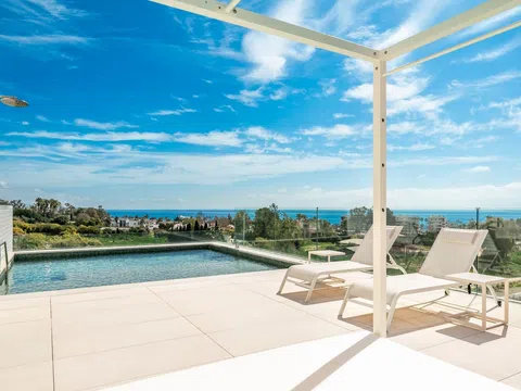 Duplex in Urbanizacion Villa Parra Palomeras, Las Lomas de Río Verde, Marbella