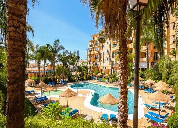 Flat / apartment in Avenida de la Coruña, Linda Vista-Nueva Alcántara-Cortijo Blanco, Marbella